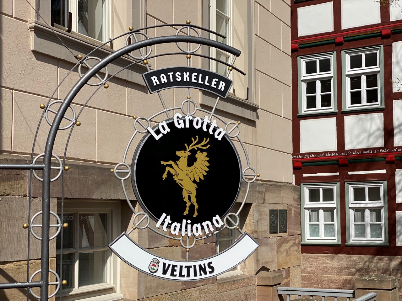 la-grotta-italiana-bad-wildungen-lean-mitch-sonderbeschilderung